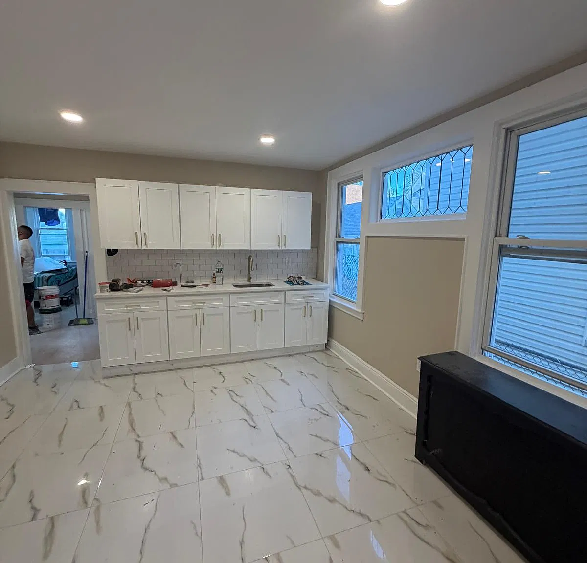 4 bed, $2,600 — Photo 1