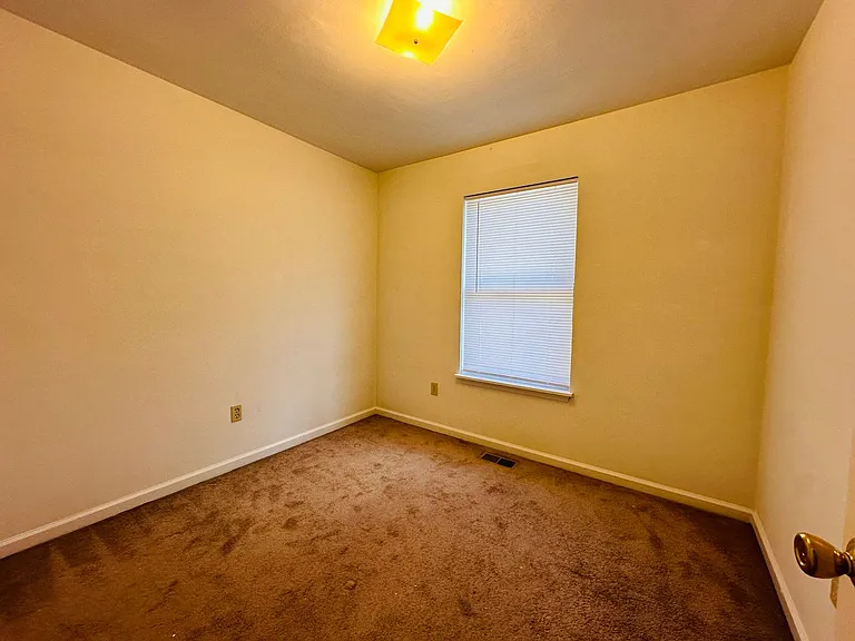 425 Janie Ln — Photo 16