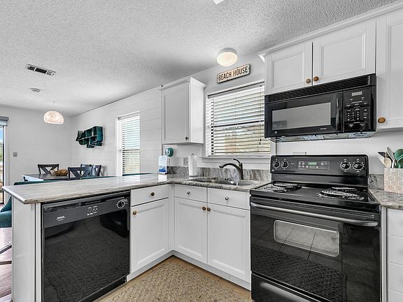 4th image of 3799 E County Highway 30a #11B
