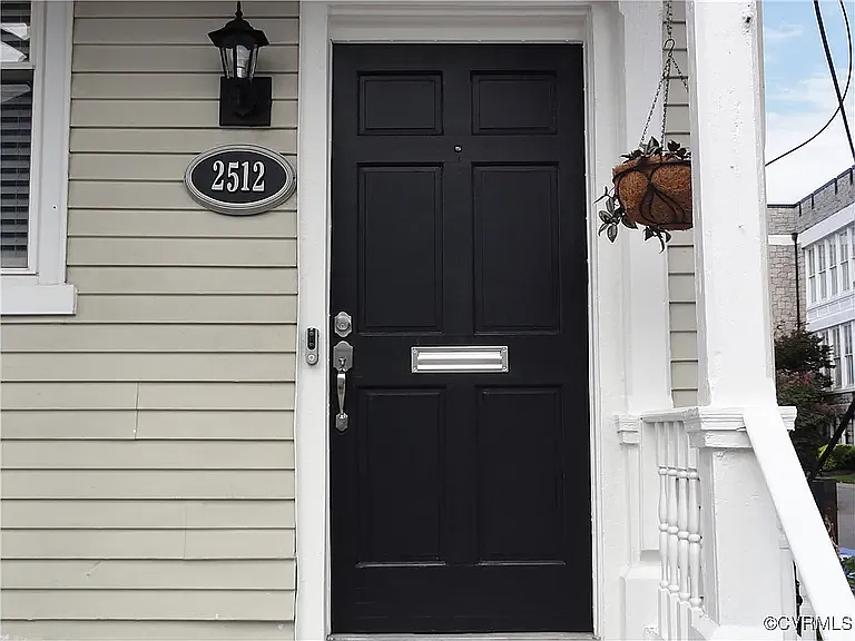 2512 E Leigh St — Photo 3