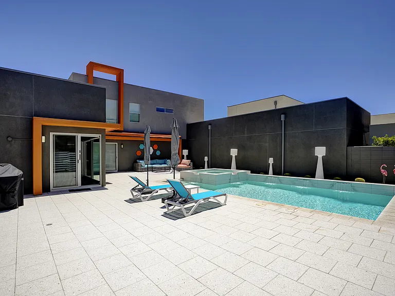 445 Dion Dr — Photo 5