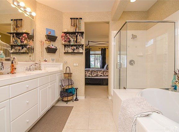 3rd image of 27309 Carlton Oaks St