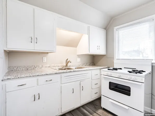 308 3rd St., 308 3rd St #1/2, Neenah, WI 54956