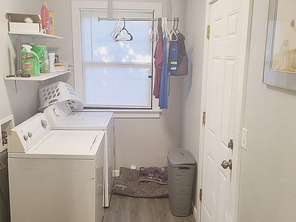 4th image of 426 W Vine Ave