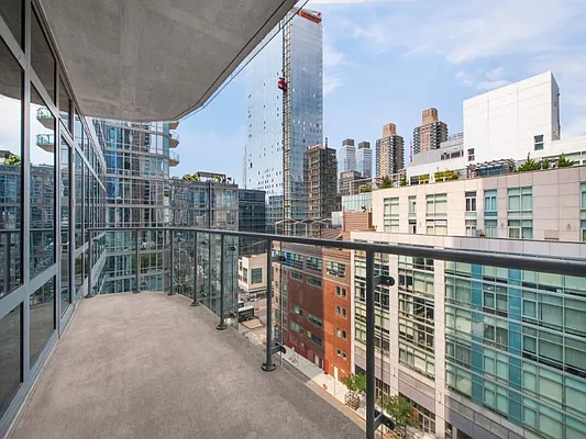 Sold by Sotheby's International Realty | media 19