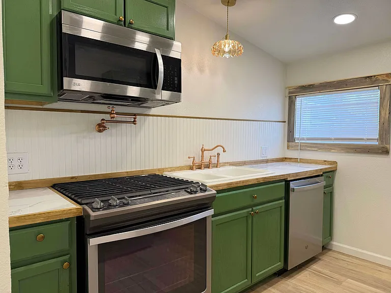 385 S 2 E #C — Photo 6