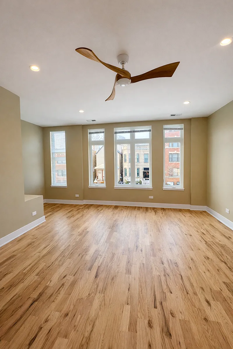 Building Photo - 4231 S Champlain Ave #2