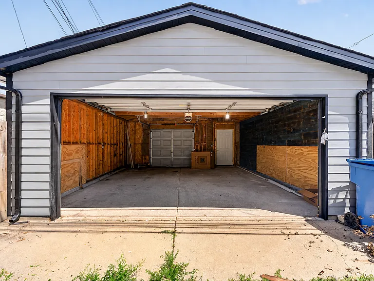 3023 W Wellington Ave — Photo 27