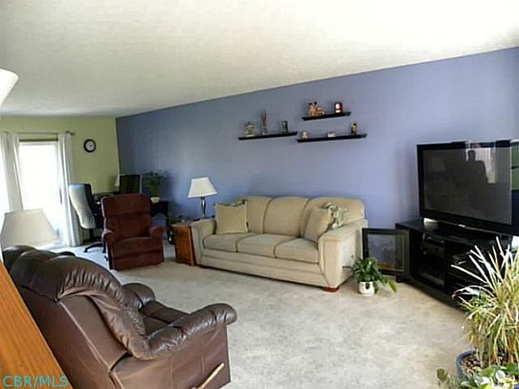 5th image of 1681 Valley Dr