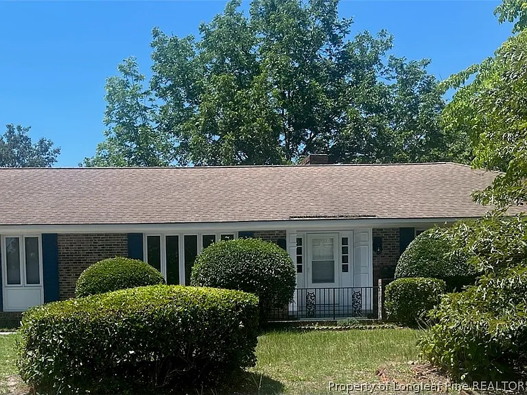 425 Dunmore Rd — Photo 2