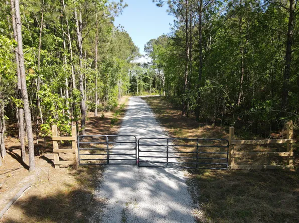 1 Cottage Ln, Saint Stephen, SC 29479