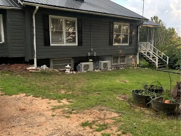 411 Runnymede Rd, Pickens, SC 29671