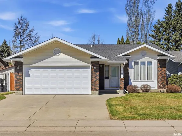 219 Bronson WAY, Saskatoon, SK S7J 5C9