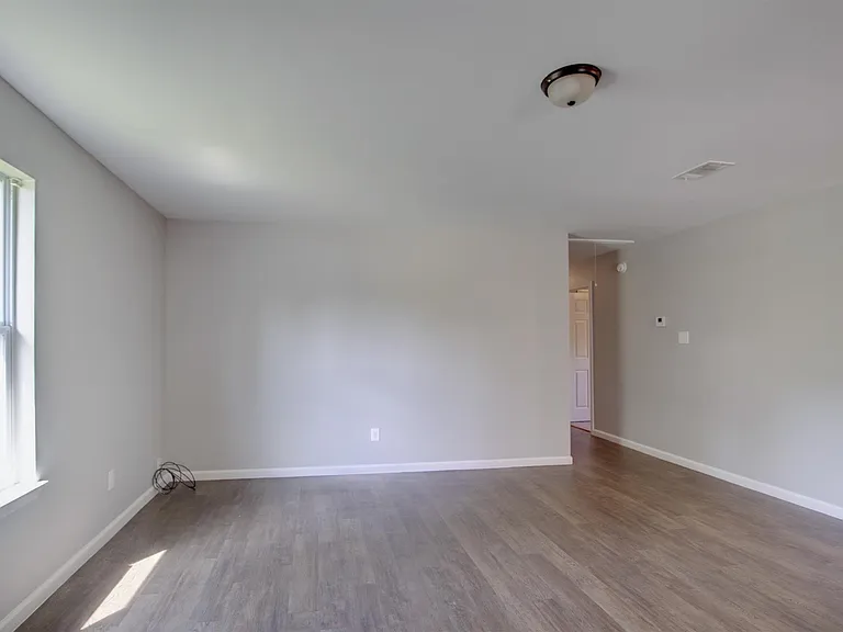 1022 Jeff St — Photo 5
