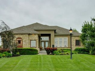 8095 N Mastern Ave, Parkville, MO 64152