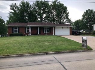 1736 Lakeview Rd, Mexico, MO 65265