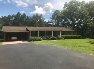 209 Magnolia Rd, Laurel, MS 39443