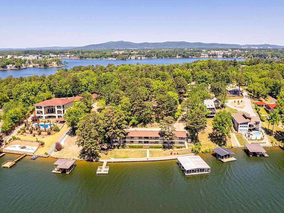 1st image of 320 Long Island Dr