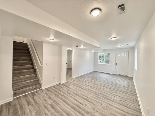 201 Hillside Ave, Des Moines, IA 50315