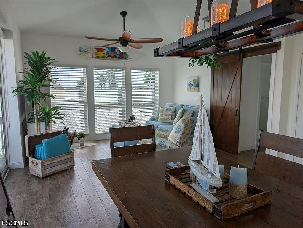 3 bed, 3.0 bath, 1402 sqft, $5,500 — Photo 4