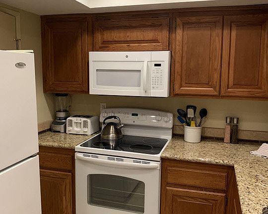 4th image of 222 N Calle El Segundo APT 553
