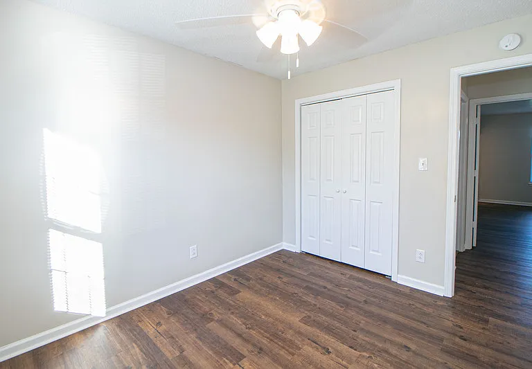 529 Indian Ave — Photo 14