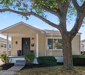 24605 Brittany Ave, Eastpointe, MI, 48021