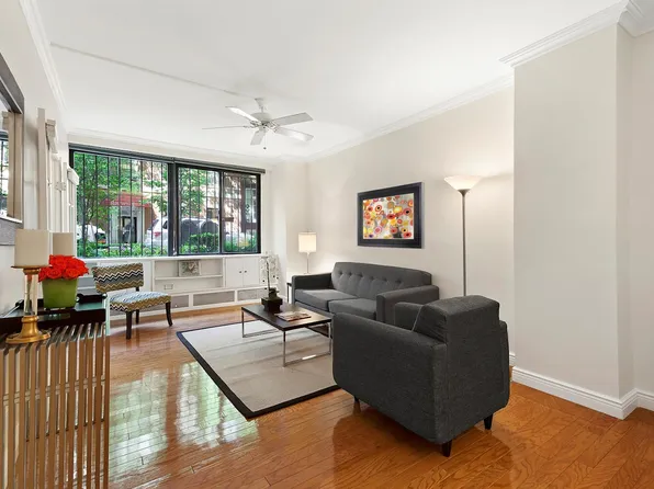 16 West 16th Street image 1 of 5