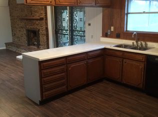 800 Lakeview Dr, Mineral Wells, TX 76067