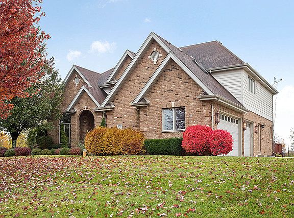 2nd image of 17965 S Foxhound Ln
