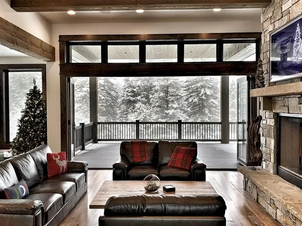 1064 Whitefish Village Dr, Whitefish, MT 59937