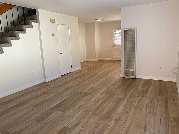 2nd image of 926 Missouri St
