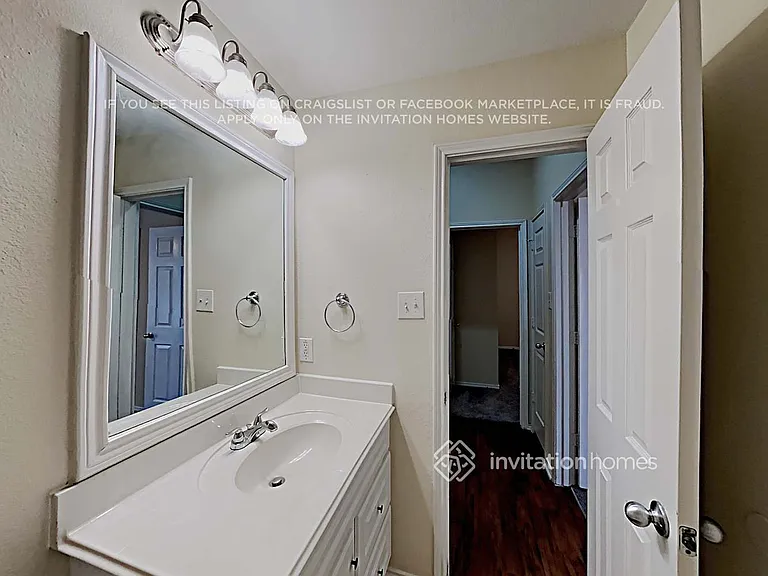 1120 Melrose Dr — Photo 17