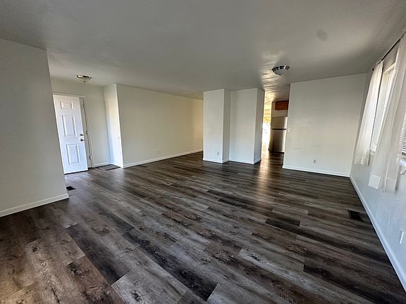 4th image of 1114 Tamara Ave S