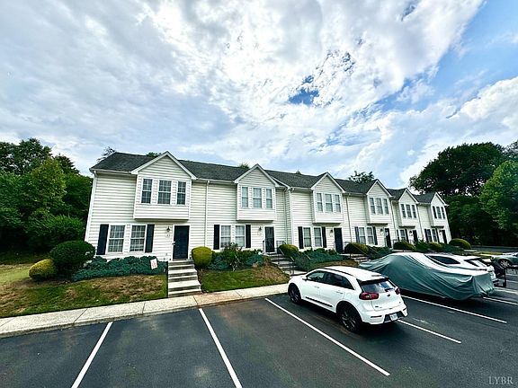 2nd image of 160 Ivy Creek Ln Unit 105