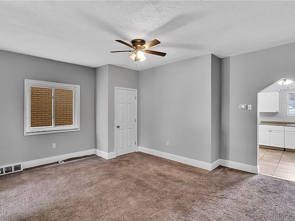 4th image of 831 Woodward Ave