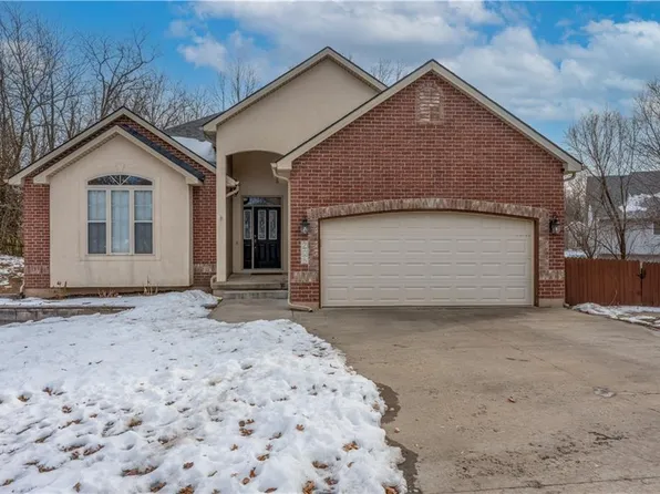 208 Westgate Cir, Warrensburg, MO 64093