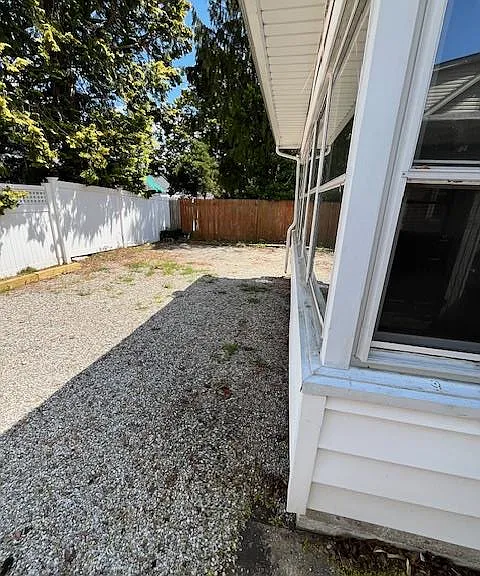 345 Walton St — Photo 7