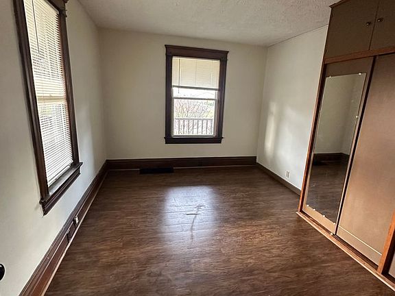 3rd image of 323 W Poplar St #1