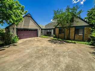 605 Westchester Rd, Taylor, TX 76574