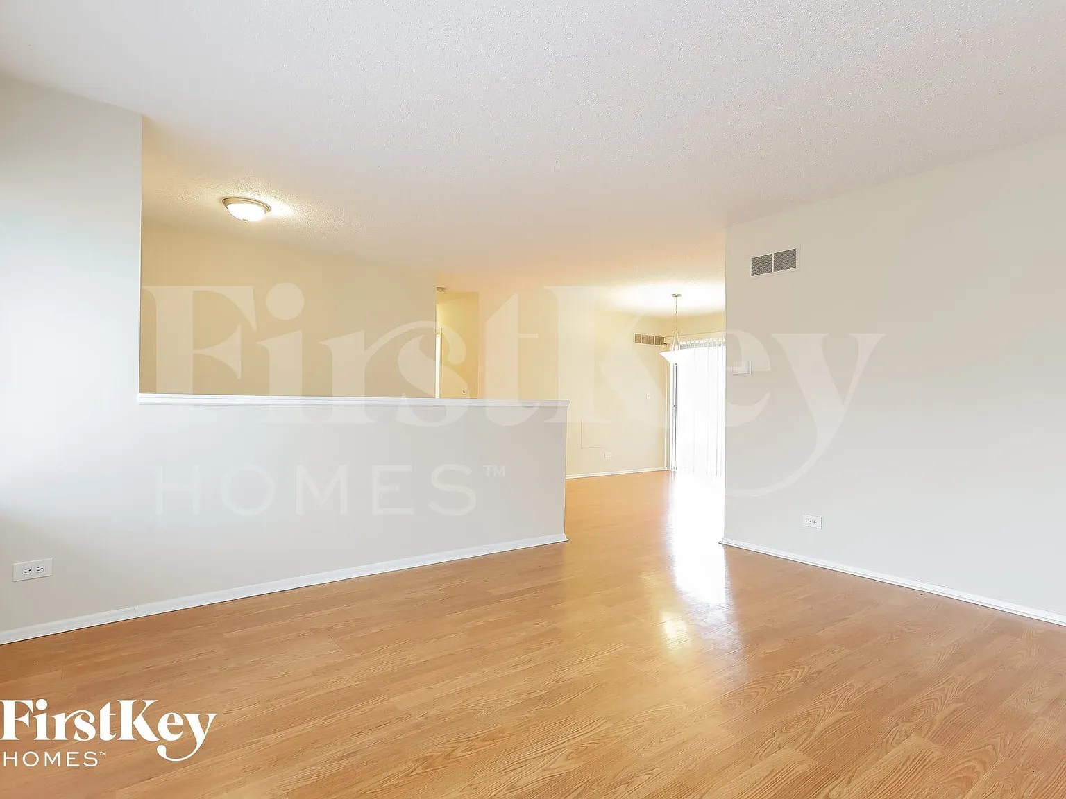 3 bed, 1.5 bath, 1079 sqft, $2,230 — Photo 4