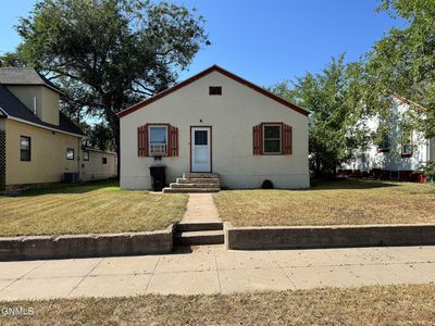 711 8th Ave W, Williston, ND, 58801
