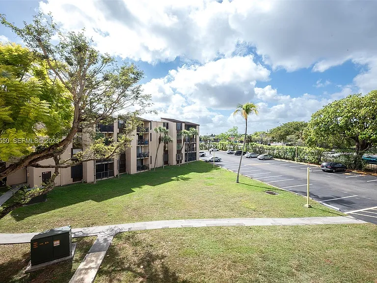 14601 N Kendall Dr #308K — Photo 11