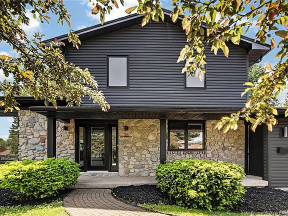 3rd image of 38 Kirton Ct