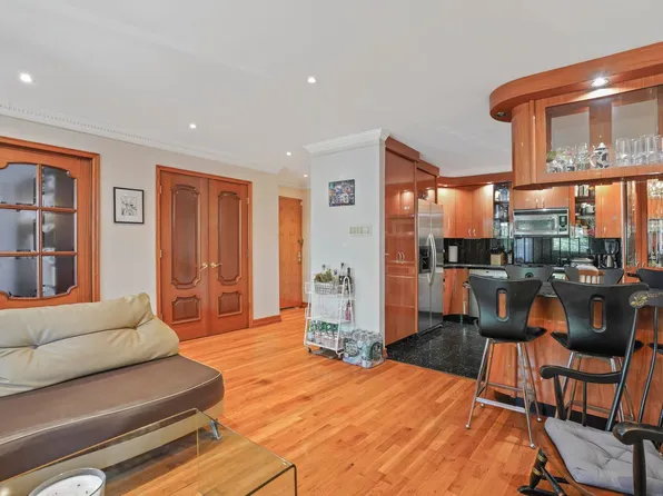 2514 Hubbard Street image 20 of 30