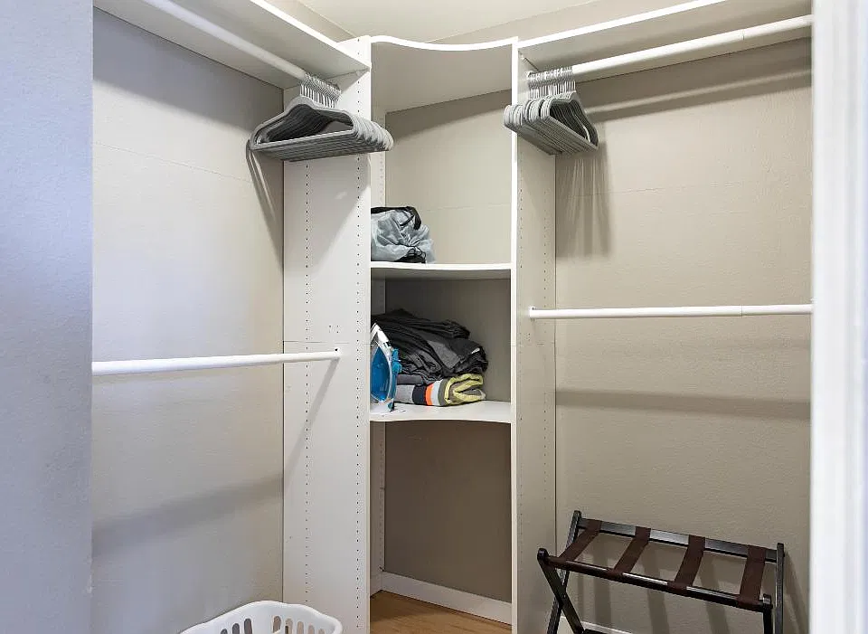 Walk-in closet