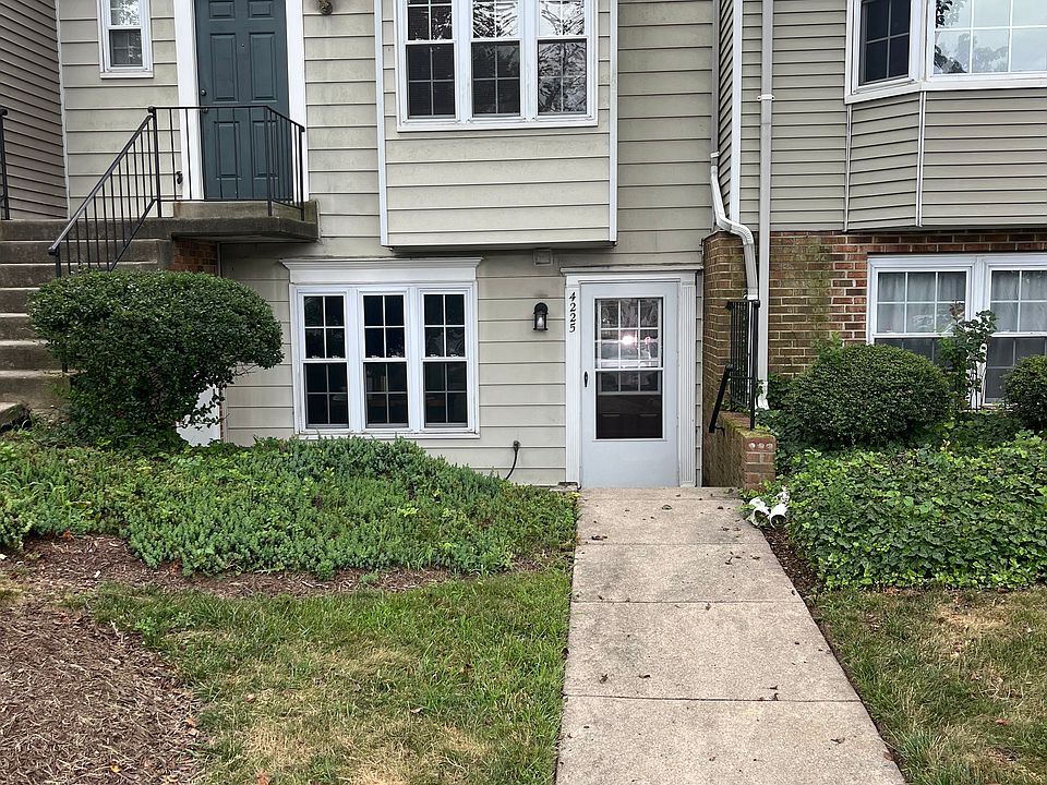 1st image of 4225 Stockbridge Dr