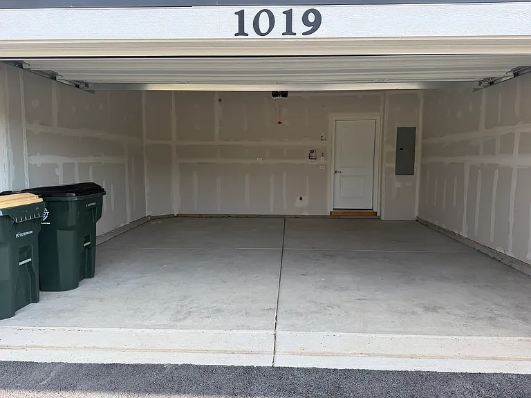 1019 Shagbark Ln #1019 — Photo 17