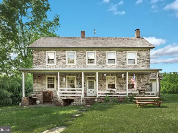 2224 Valley Rd, Glen Rock, PA 17327