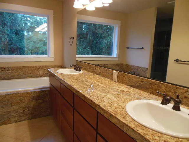 1119 Oak St — Photo 14